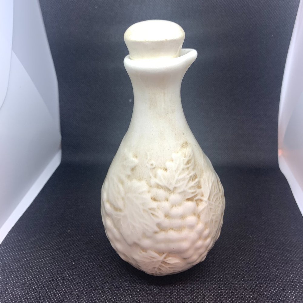 Harry & David Oil Vase with Cork Stopper and Embossed Grape Leaves – Portugal